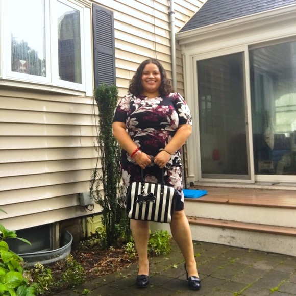 Meet your Posher, Loretta - Picture 3 of 6